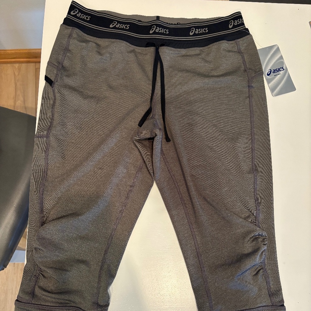 NWT ASICS Sport leggings size Medium